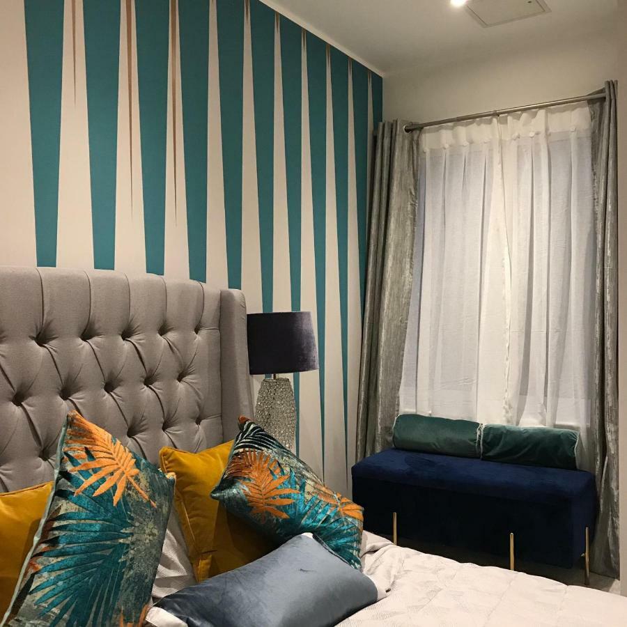 2 Bed Chic Apartment In Glasgow City Centre — Photos 2